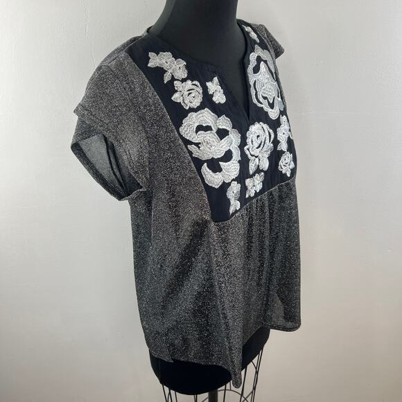 SAVANNA JANE Black Embroidered Top Rose Sparkle Flutter Sleeve Split Neck Size L - Picture 5 of 8